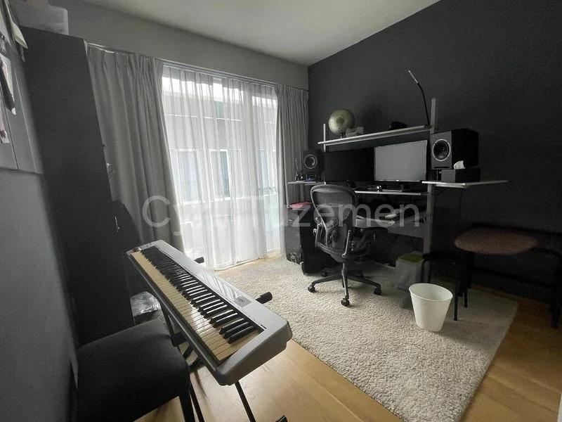 3 Bed Apartment (Condo) for Sale in  Wilkie Studio - Image 3